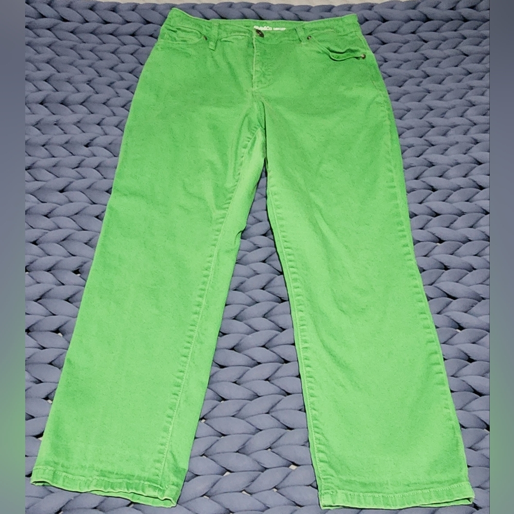 Style & Co Vibrant Green Curvy Fit Capri Jeans Women’s Size 10 Medium Like New
